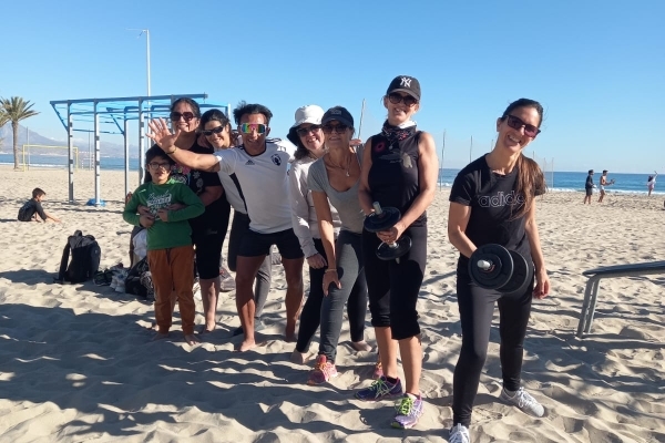 Entrenameinto_playa_san_juan_grupo_chicas.jpg