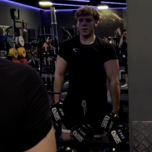 Javier obispo Galván Perfil