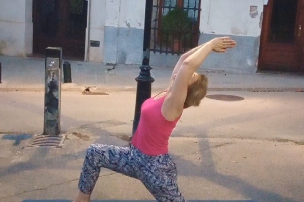 anjaneyasana xesca.jpg