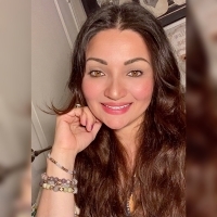 Ana Contreras Perfil